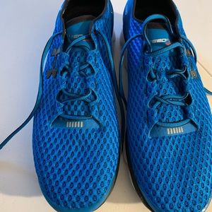 Under Armour gym shoe. Size 14